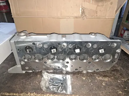 Головка блока цилиндров 4д56 и 4м40 за 83 500 тг. в Алматы – фото 4