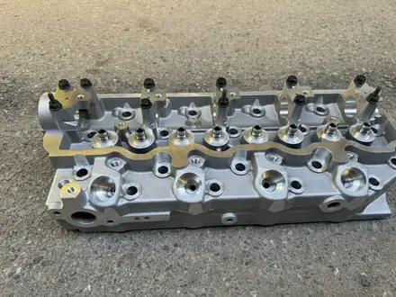 Головка блока цилиндров 4д56 и 4м40 за 83 500 тг. в Алматы – фото 7