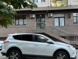 Toyota RAV4 2015 годаүшін10 500 000 тг. в Алматы – фото 3