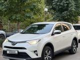 Toyota RAV4 2015 года за 10 500 000 тг. в Алматы