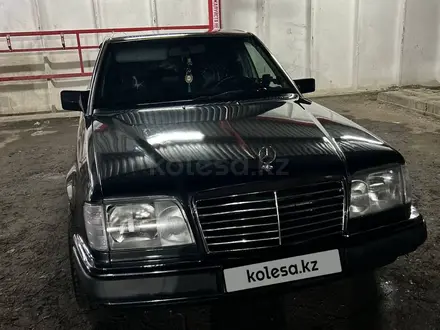 Mercedes-Benz E 300 1991 года за 2 500 000 тг. в Павлодар – фото 9