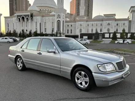 Mercedes-Benz S 320 1997 года за 4 500 000 тг. в Астана – фото 2