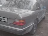Mercedes-Benz E 260 1990 года за 600 000 тг. в Усть-Каменогорск – фото 2