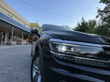 Volkswagen Tiguan 2018 года за 14 500 000 тг. в Шымкент – фото 2