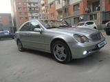 Mercedes-Benz C 180 2001 года за 3 000 000 тг. в Алматы – фото 3