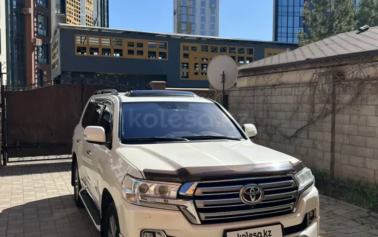Toyota Land Cruiser 2016 года за 31 000 000 тг. в Астана