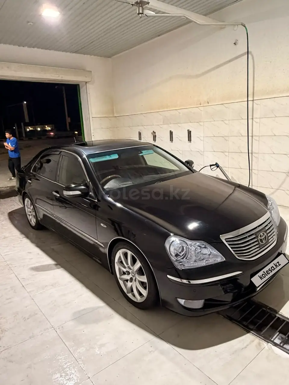 Toyota Crown Majesta, 2005