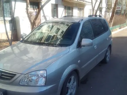 Kia Carens 2002 года за 3 000 000 тг. в Астана