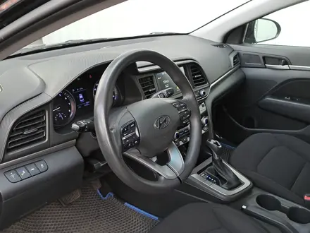 Hyundai Elantra 2019 года за 7 990 000 тг. в Алматы – фото 12