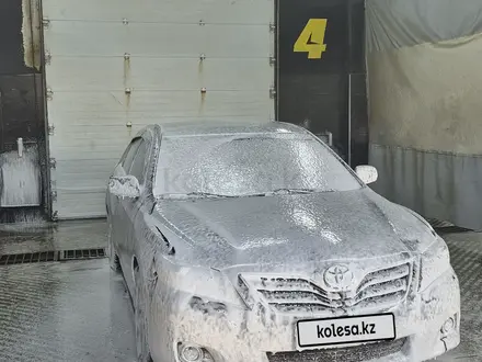 Toyota Camry 2011 года за 6 700 000 тг. в Атырау – фото 3