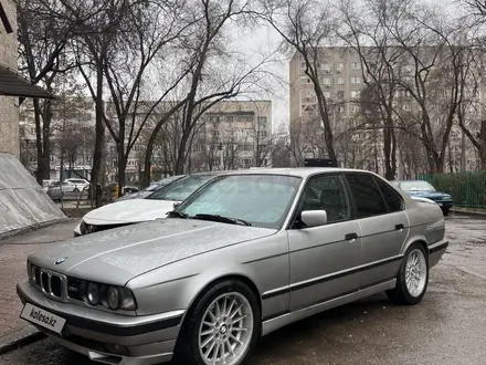 BMW 525 1993 года за 2 750 000 тг. в Алматы – фото 2