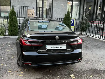 Toyota Camry 2024 года за 16 350 000 тг. в Алматы – фото 2