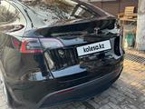 Tesla Model Y 2022 года за 15 000 000 тг. в Шымкент – фото 2