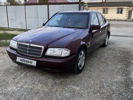 Mercedes-Benz C 180 1997 года за 3 000 000 тг. в Атырау – фото 2