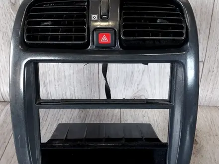 Центральная консоль Mitsubishi Space Star за 1 555 тг. в Караганда