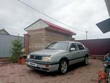 Volkswagen Vento 1993 года за 1 450 000 тг. в Астана – фото 2