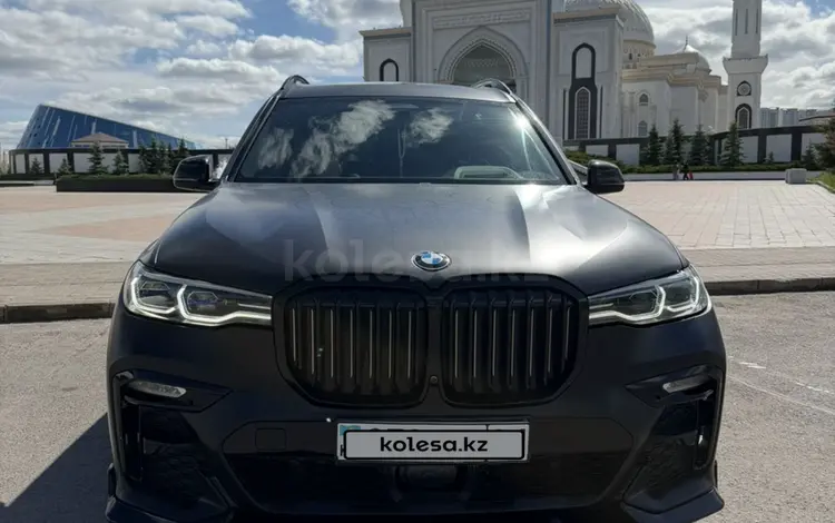 BMW X7 2021 года за 50 000 000 тг. в Астана