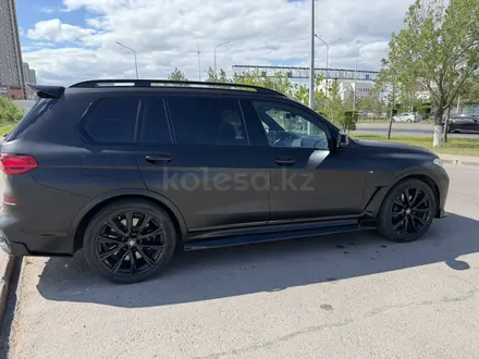 BMW X7 2021 года за 50 000 000 тг. в Астана – фото 2
