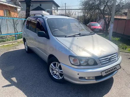 Toyota Ipsum 1997 года за 3 700 000 тг. в Алматы