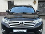 Toyota Highlander 2013 года за 16 000 000 тг. в Семей