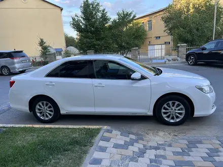 Toyota Camry 2014 года за 9 800 000 тг. в Атырау – фото 3