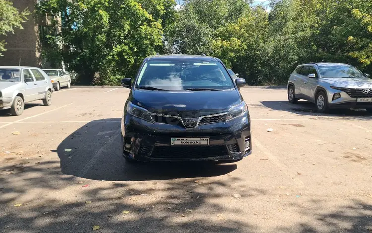 Toyota Sienna 2018 года за 15 000 000 тг. в Караганда