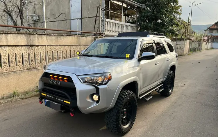 Toyota 4Runner 2018 года за 13 800 000 тг. в Тбилиси