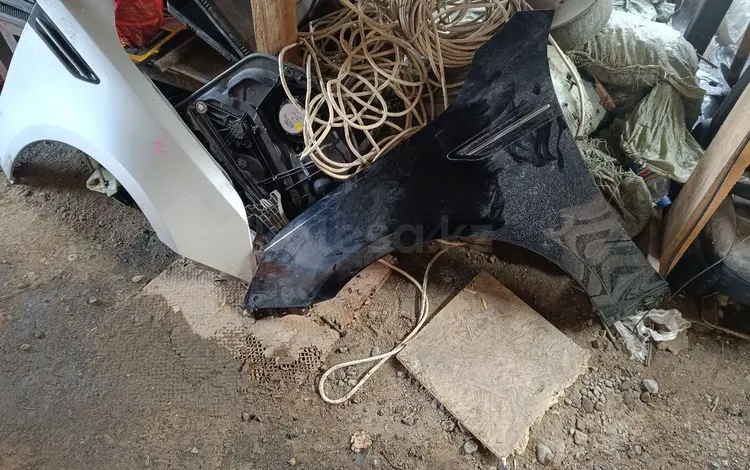 Крыло за 573 тг. в Алматы