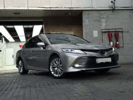 Toyota Camry 2021 года за 12 999 999 тг. в Алматы – фото 4