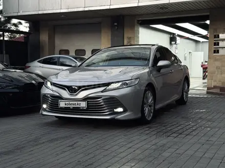 Toyota Camry 2021 года за 12 999 999 тг. в Алматы – фото 3