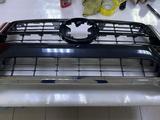 Решетка радиатора на Toyota Hilux 2021-25 оригинал с новой машины Хайлюкс за 120 000 тг. в Астана
