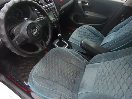 Volkswagen Polo 2012 года за 3 500 000 тг. в Петропавловск – фото 12