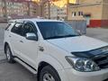 Toyota Fortuner 2006 года за 8 700 000 тг. в Актобе – фото 2