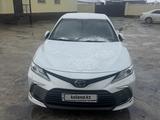 Toyota Camry 2021 года за 15 450 000 тг. в Шымкент