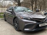 Toyota Camry 2022 годаfor14 000 000 тг. в Тараз – фото 2