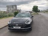 Hyundai Sonata 2021 года за 11 500 000 тг. в Астана – фото 2