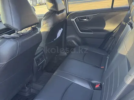 Toyota RAV4 2021 года за 19 100 000 тг. в Уральск – фото 13