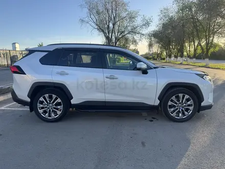 Toyota RAV4 2021 года за 19 100 000 тг. в Уральск – фото 7