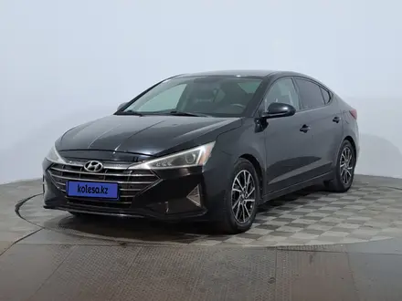 Hyundai Elantra 2018 года за 5 490 000 тг. в Астана