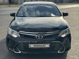 Toyota Camry 2017 года за 11 500 000 тг. в Шымкент – фото 2