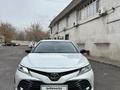 Toyota Camry 2020 года за 13 201 388 тг. в Актобе – фото 3