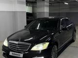 Mercedes-Benz S 550 2008 года за 7 500 000 тг. в Усть-Каменогорск – фото 3
