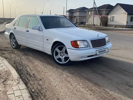 Mercedes-Benz S 320 1997 года за 3 300 000 тг. в Астана