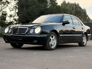Mercedes-Benz E 320