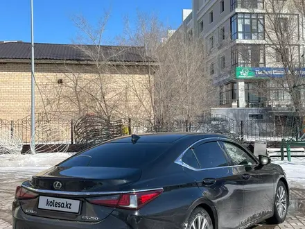 Lexus ES 250 2018 года за 21 000 000 тг. в Астана – фото 7