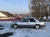 Mercedes-Benz E 320 1994 года за 3 100 000 тг. в Алматы – фото 2