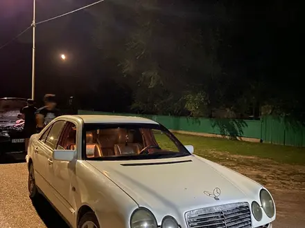 Mercedes-Benz E 230 1997 года за 1 600 000 тг. в Сарыозек – фото 5