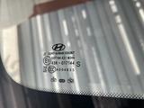 Оригинальные лобовые стекла на HYUNDAI за 20 000 тг. в Алматы – фото 2