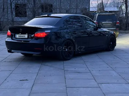 BMW 550 2006 года за 7 500 000 тг. в Алматы – фото 4