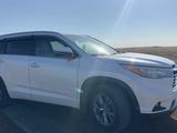 Toyota Highlander 2015 года за 10 500 000 тг. в Актобе – фото 2